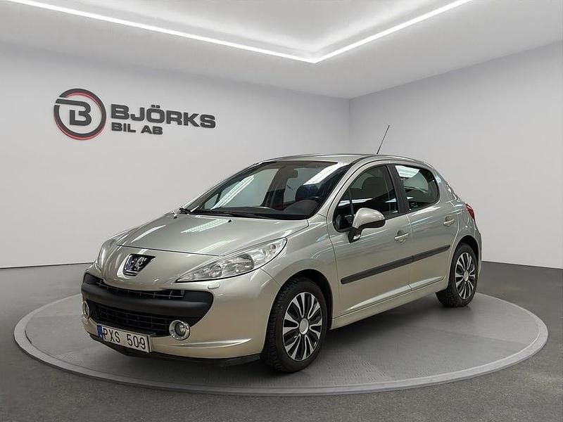 Grå Begagnad 2007 Peugeot 207 Sport Halvkombi | 29 500 kr (Marknadspris) - Bild 1/4