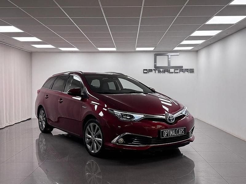 Röd Begagnad 2017 Toyota Auris Touring Sports Executive Kombi | 169 900 kr (Marknadspris) - Bild 1/4