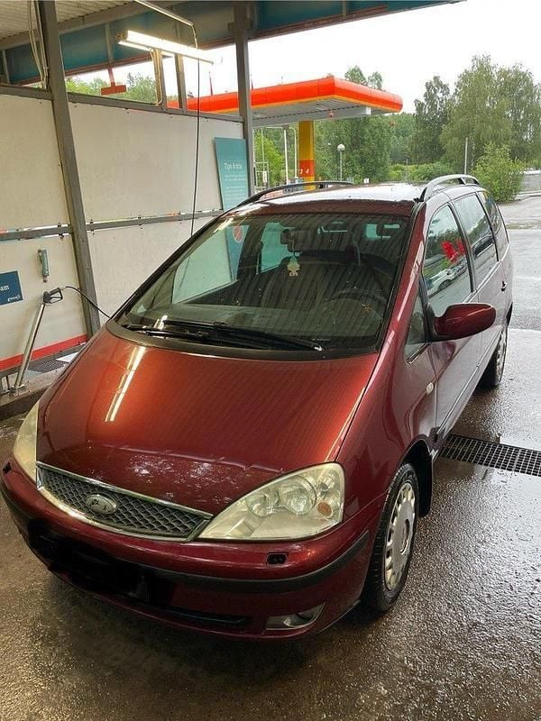 Röd Begagnad 2005 Ford Galaxy Minibuss | 39 000 kr - Bild 1/3