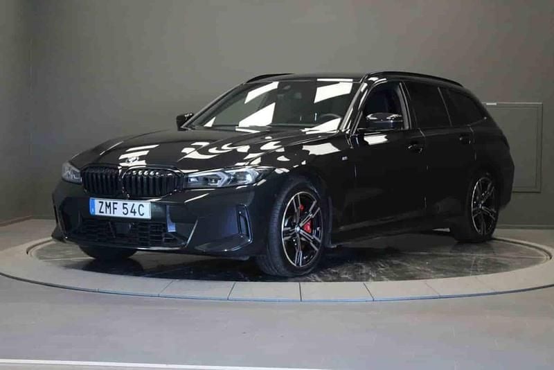 Svart Begagnad 2025 BMW 320 Kombi | 549 000 kr - Bild 1/1