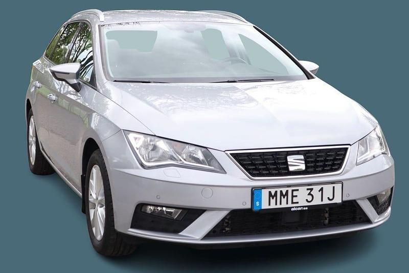 Begagnad Seat Leon ST Style 131 HK (96 kW) 2020 Silver Kombi