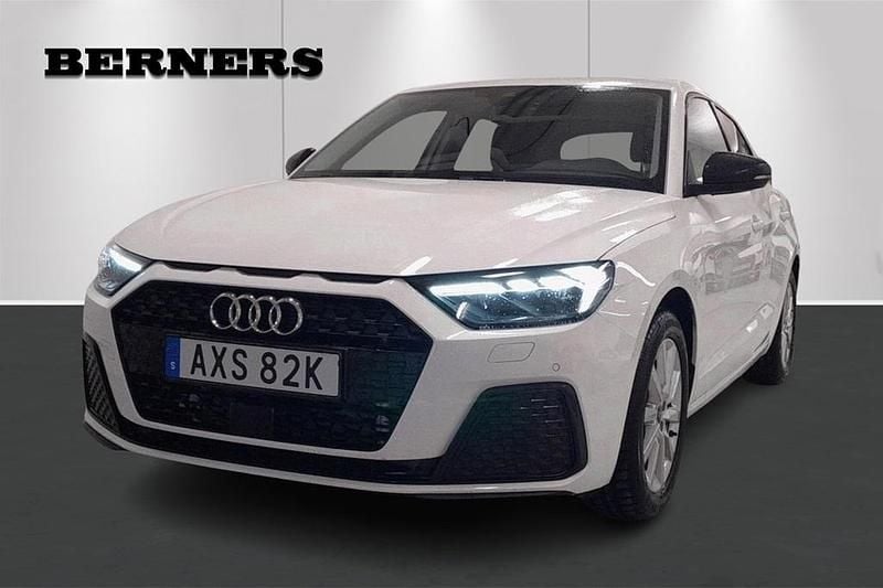 Vit Begagnad 2025 Audi A1 Sportback Halvkombi | 239 900 kr - Bild 1/4