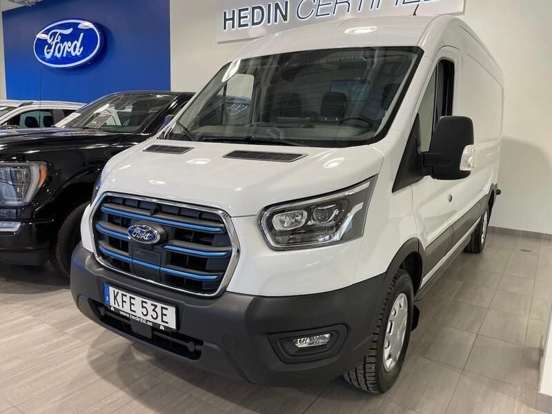 Vit Begagnad 2023 Ford E-Transit Trend Van | 399 900 kr - Bild 1/4