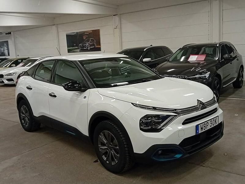 Vit Begagnad 2022 Citroën C4 Halvkombi | 189 900 kr - Bild 1/4