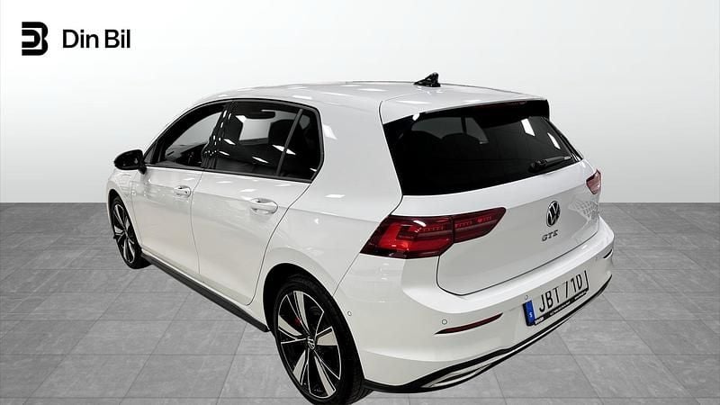 Begagnad VW Golf VII GTE 150 HK (110 kW) 2021 Pure white Halvkombi