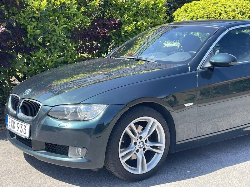 Grön Begagnad 2007 BMW 320 Cabriolet Comfort Edition Cab | 100 000 kr (Dyr) - Bild 1/3