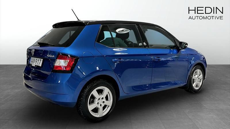 Begagnad Skoda Fabia Style 110 HK (80 kW) 2017 Blå Halvkombi