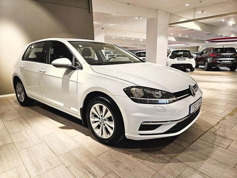 Begagnad VW Golf VII 126 HK (92 kW) 2017 Vit Halvkombi