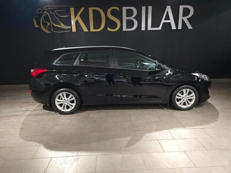 Begagnad Hyundai i30 135 HK (99 kW) 2013 Svart Kombi