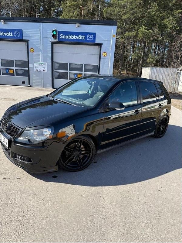 Svart Begagnad 2009 VW Polo GTI Halvkombi | 56 000 kr (Marknadspris) - Bild 1/4