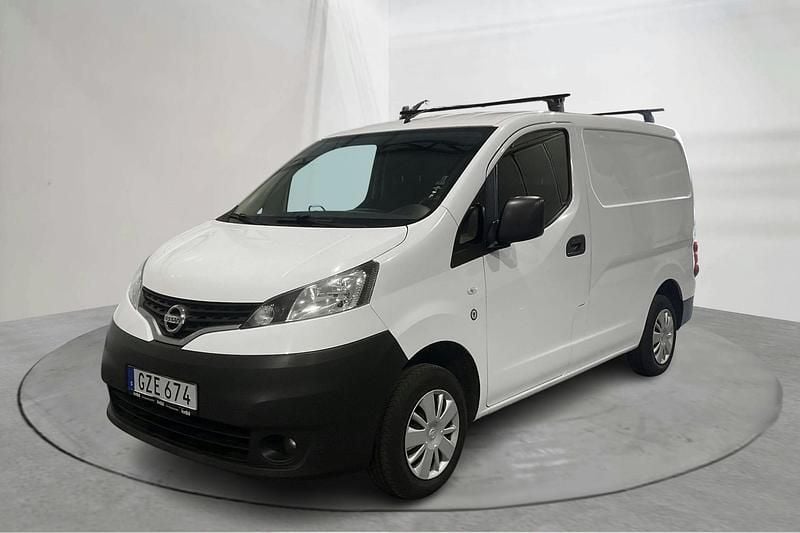Vit Begagnad 2015 Nissan NV200 Van | 70 000 kr (Marknadspris) - Bild 1/4