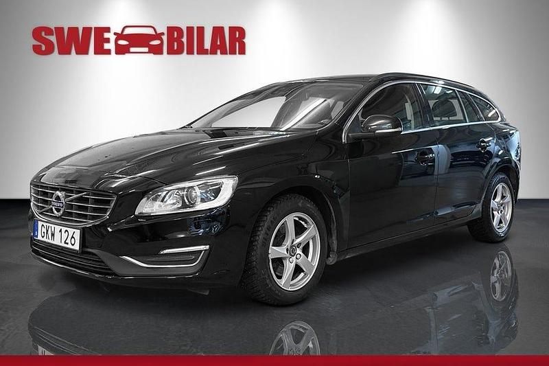 Svart Begagnad 2016 Volvo V60 Momentum Kombi | 129 900 kr (Marknadspris) - Bild 1/4