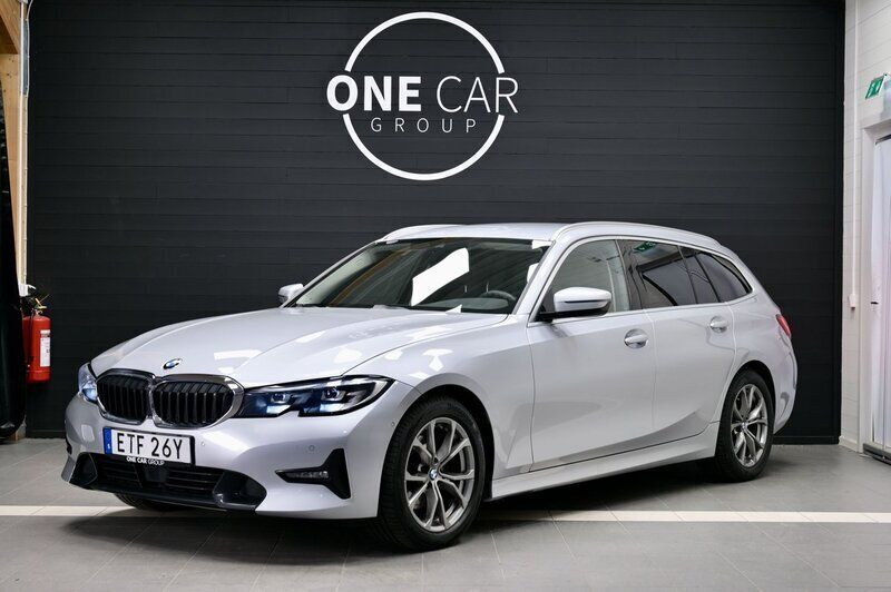 Silver Begagnad 2020 BMW 320 Sport Line Kombi | 299 700 kr (Marknadspris) - Bild 1/4