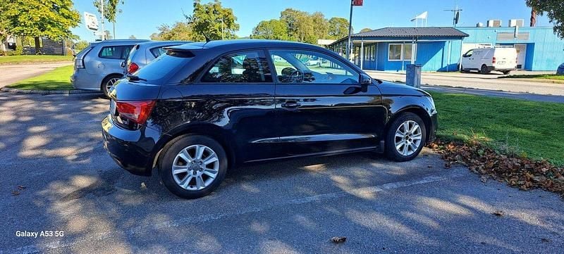 Svart Begagnad 2011 Audi A1 Halvkombi | 67 000 kr (Bra pris) - Bild 1/4