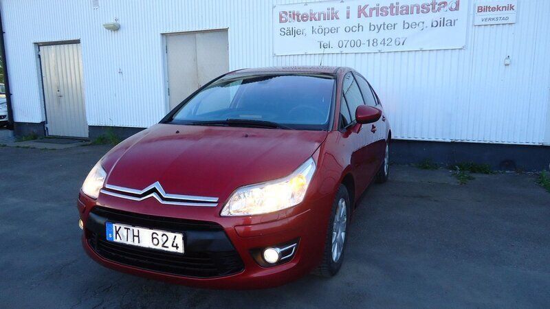 Röd Begagnad 2010 Citroën C4 Halvkombi | 23 500 kr (Marknadspris) - Bild 1/4