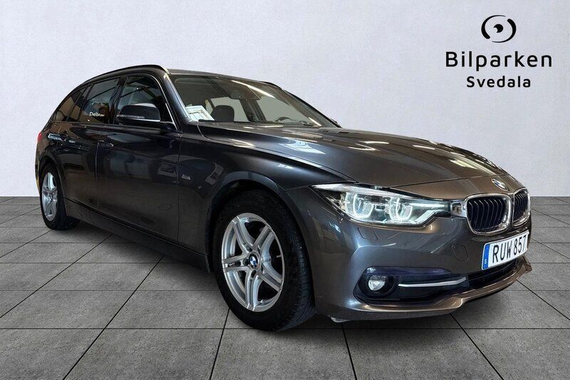 Grå Begagnad 2017 BMW 318 Sport Line Kombi | 189 990 kr (Marknadspris) - Bild 1/4