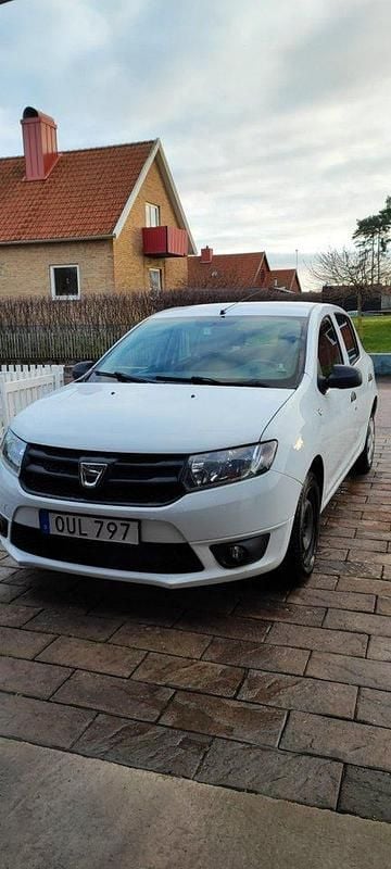 Vit Begagnad 2015 Dacia Sandero Halvkombi | 30 000 kr (Superpris) - Bild 1/4