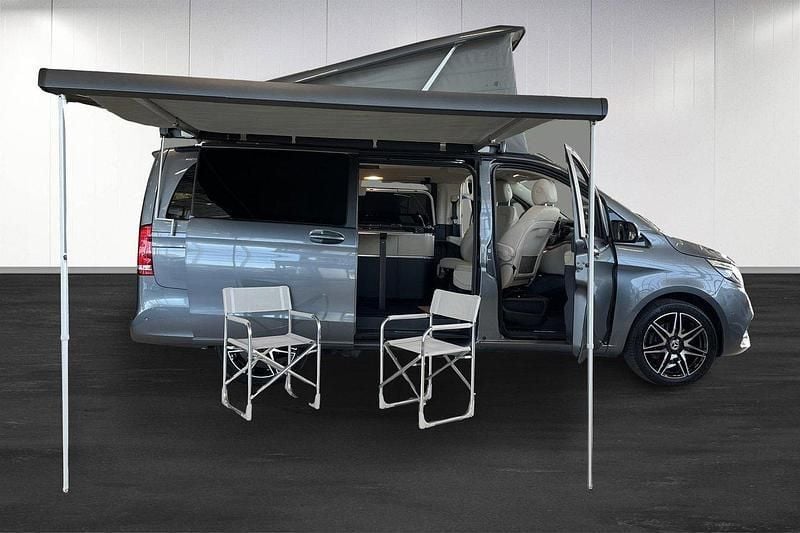 Grå Begagnad 2022 Mercedes V300 Marco Polo Minibuss | 799 000 kr (Superpris) - Bild 1/4
