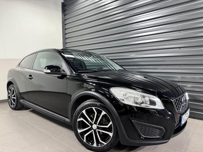 Svart Begagnad 2010 Volvo C30 Halvkombi | 64 900 kr (Dyr) - Bild 1/4
