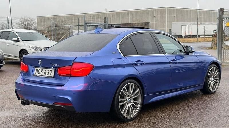 Begagnad BMW 330 M Sport 252 HK (185 kW) 2016 Blå Sedan