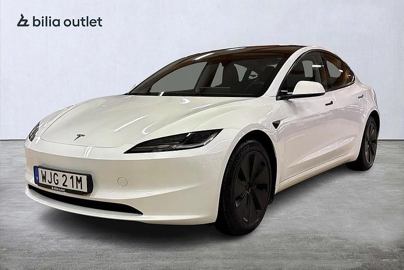 Begagnad Tesla Model 3 Long Range AWD 366 kW (498 HK) 2023 Vit Sedan