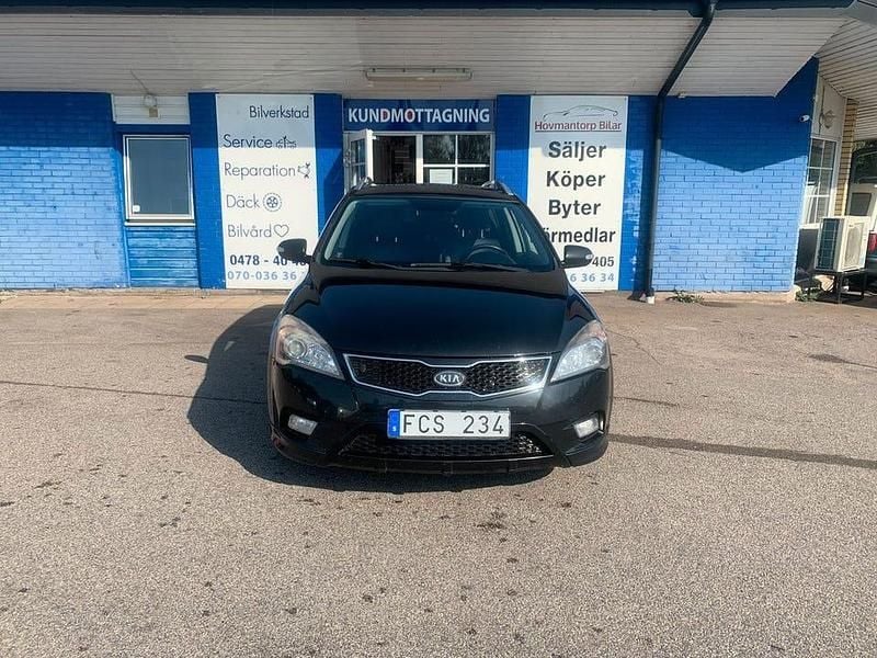 Begagnad Kia Ceed Sportswagon 128 HK (94 kW) 2012 Svart Kombi
