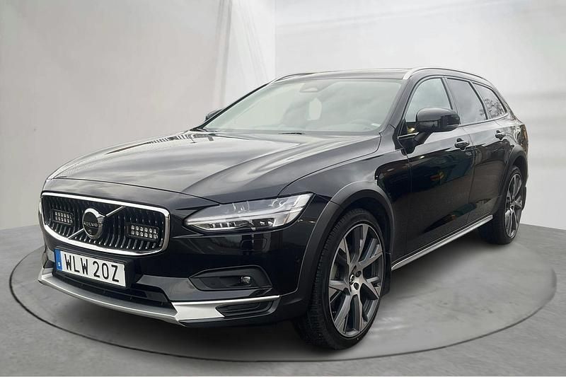Svart Begagnad 2024 Volvo V90 CC Ultimate Kombi | 499 000 kr (Marknadspris) - Bild 1/4