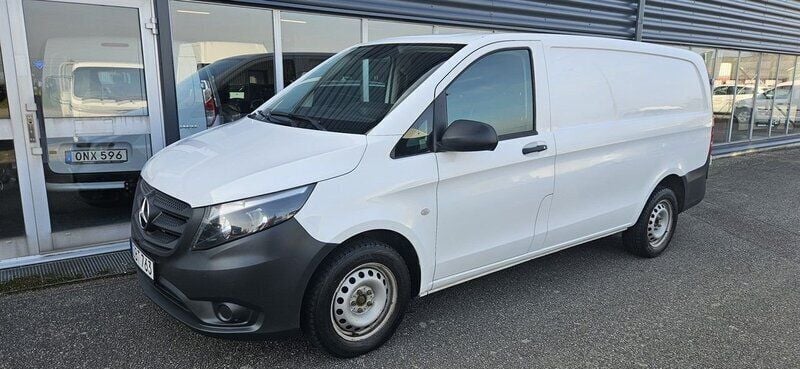 Vit Begagnad 2018 Mercedes Vito Minibuss | 189 000 kr (Marknadspris) - Bild 1/4