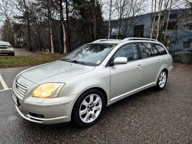 Begagnad 2005 Toyota Avensis Kombi | 12 000 kr (Superpris) - Bild 1/4