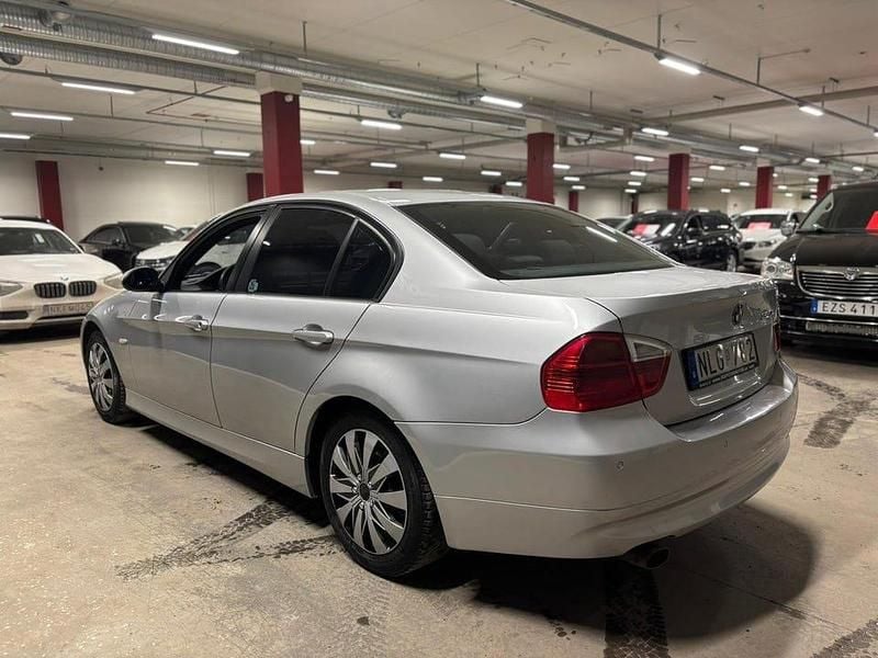 Begagnad BMW 320 Advantage 150 HK (110 kW) 2006 Ljusgrå Sedan