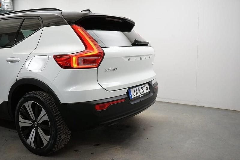 Begagnad Volvo XC40 Plus 185 kW (252 HK) 2022 Vit SUV