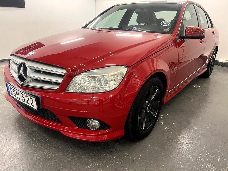 Begagnad Mercedes C180 Avantgarde 156 HK (114 kW) 2010 Ljusröd Sedan