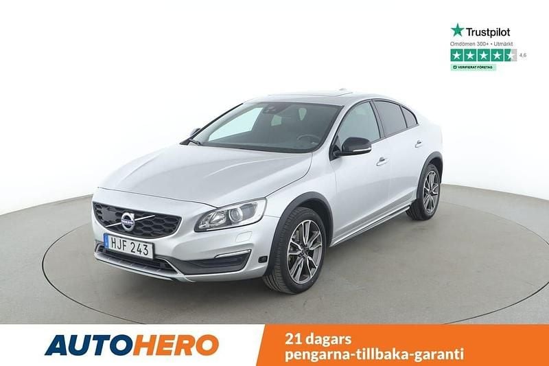Silver Begagnad 2015 Volvo S60 CC Summum Sedan | 212 000 kr (Bra pris) - Bild 1/4