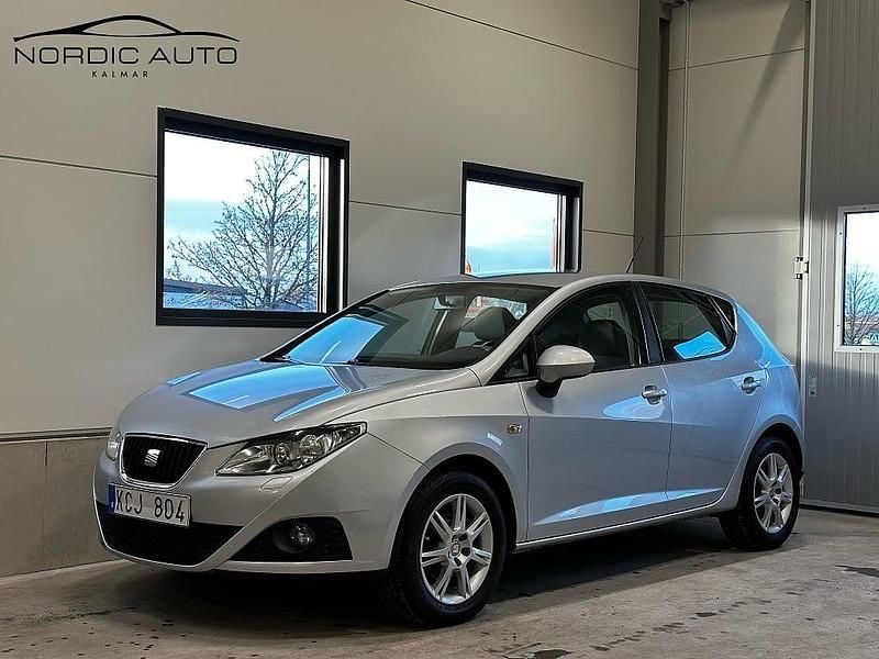 Silver Begagnad 2009 Seat Ibiza Style Halvkombi | 39 900 kr (Marknadspris) - Bild 1/4