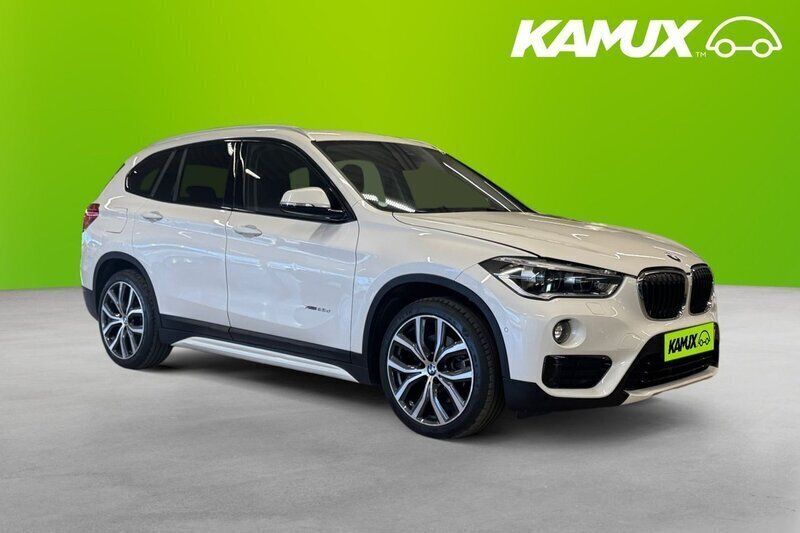 Vit Begagnad 2016 BMW X1 Sport Line SUV | 238 900 kr - Bild 1/4
