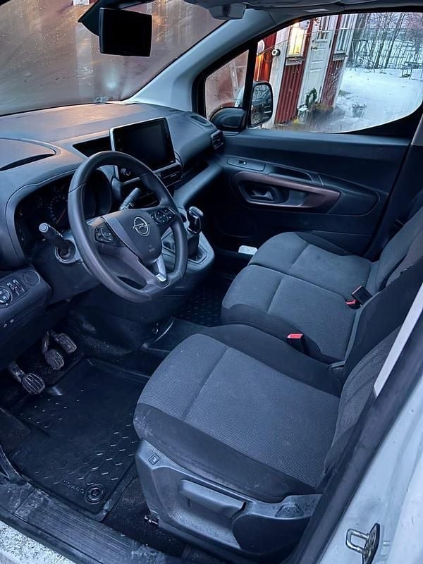 Begagnad Opel Combo 102 HK (75 kW) 2020 Minibuss