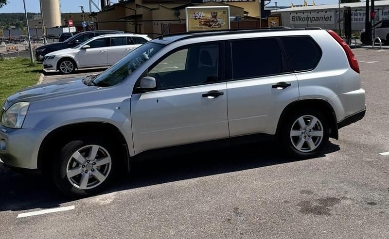 Silver Begagnad 2007 Nissan X-Trail SUV | 39 000 kr (Marknadspris) - Bild 1/4