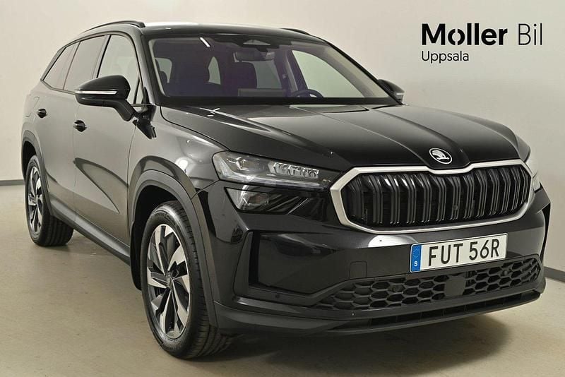 Svart (black magic pärleffekt me) Ny 2025 Skoda Kodiaq Selection SUV | 481 200 kr (Marknadspris) - Bild 1/4