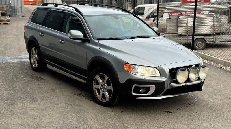 Silver Begagnad 2009 Volvo XC70 Summum SUV | 94 800 kr (Marknadspris) - Bild 1/4