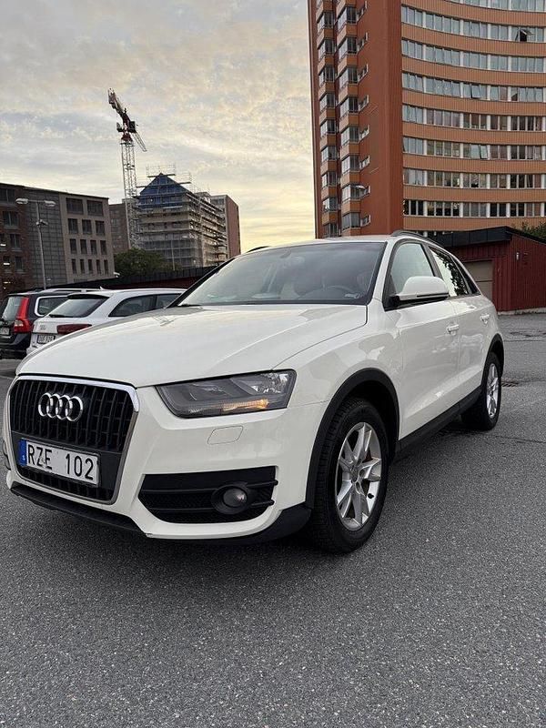 Vit Begagnad 2012 Audi Q3 SUV | 99 999 kr (Superpris) - Bild 1/4
