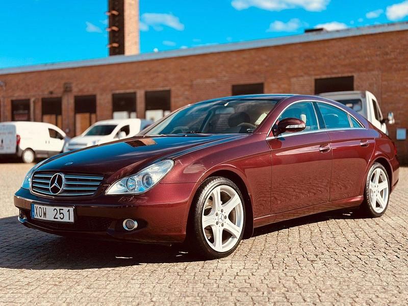 Röd Begagnad 2006 Mercedes CLS320 AMG Sportkupé | 79 900 kr - Bild 1/4