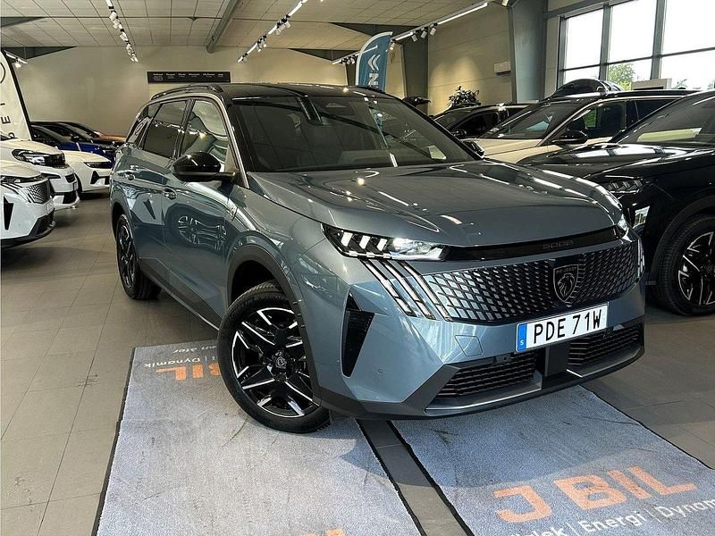 Blå Begagnad 2025 Peugeot 5008 GT Minibuss | 409 900 kr - Bild 1/4