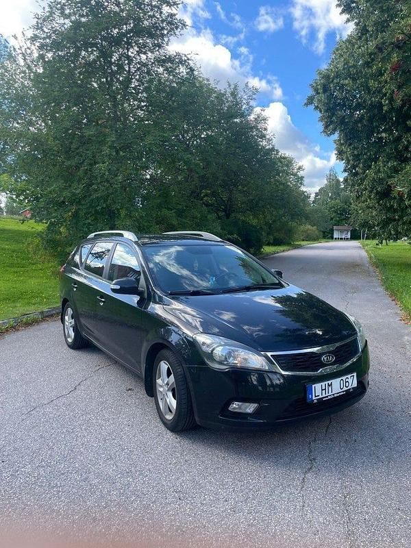 Svart Begagnad 2010 Kia Ceed Sportswagon Kombi | 41 000 kr (Marknadspris) - Bild 1/4