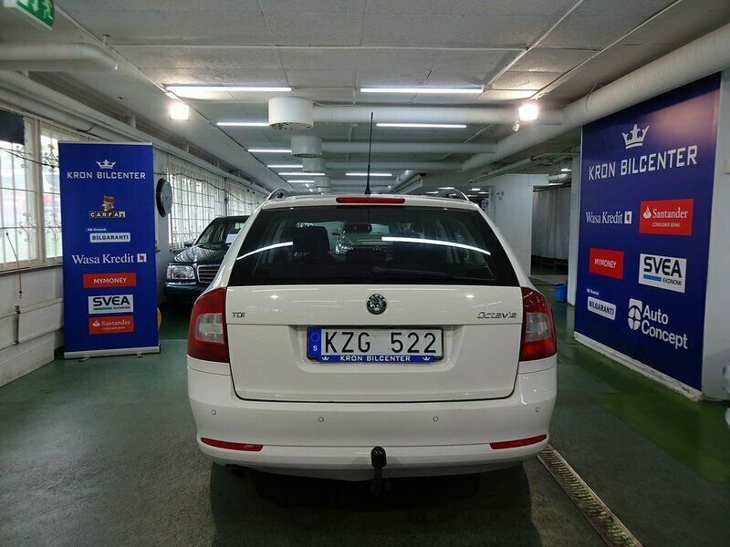 Begagnad Skoda Octavia 105 HK (77 kW) 2010 Vit Kombi