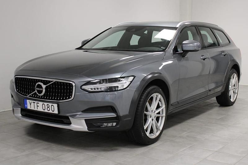 Grå Begagnad 2018 Volvo V90 CC Business Edition Kombi | 214 000 kr (Marknadspris) - Bild 1/4