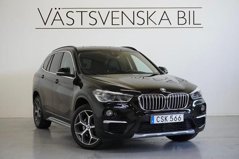 Svart Begagnad 2018 BMW X1 xLine SUV | 234 000 kr (Marknadspris) - Bild 1/4