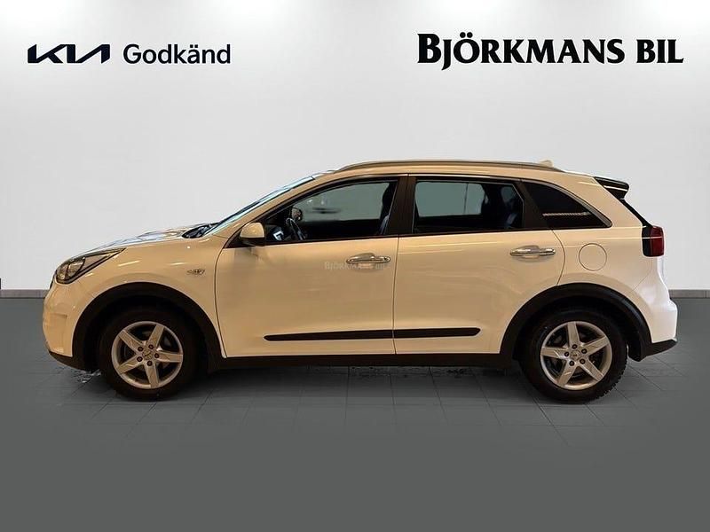 Begagnad Kia Niro Advance 105 HK (77 kW) 2018 /swp/ snow white pearl m SUV