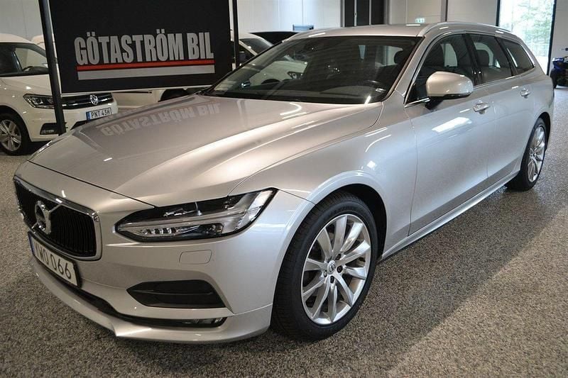 Silver Begagnad 2018 Volvo V90 Momentum Kombi | 278 000 kr (Lite dyr) - Bild 1/4