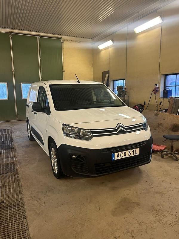 Begagnad 2021 Citroën Berlingo Minibuss | 130 000 kr (Marknadspris) - Bild 1/4