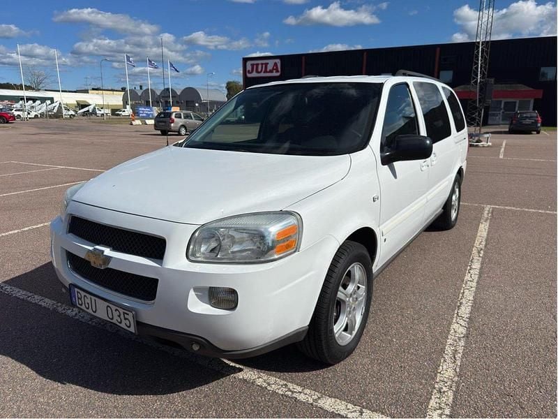 Vit Begagnad 2008 Chevrolet Uplander Minibuss | 45 000 kr - Bild 1/4